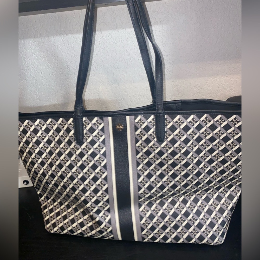 Tory  Burch Geo Logo Tote Bag used